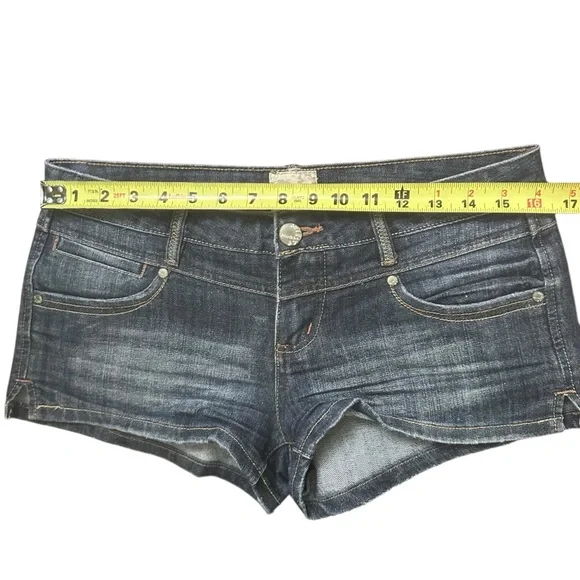 Mudd Dark Wash Denim Jean Shorts with Embroidered Back Pockets Junior’s 7 - Picture 7 of 12